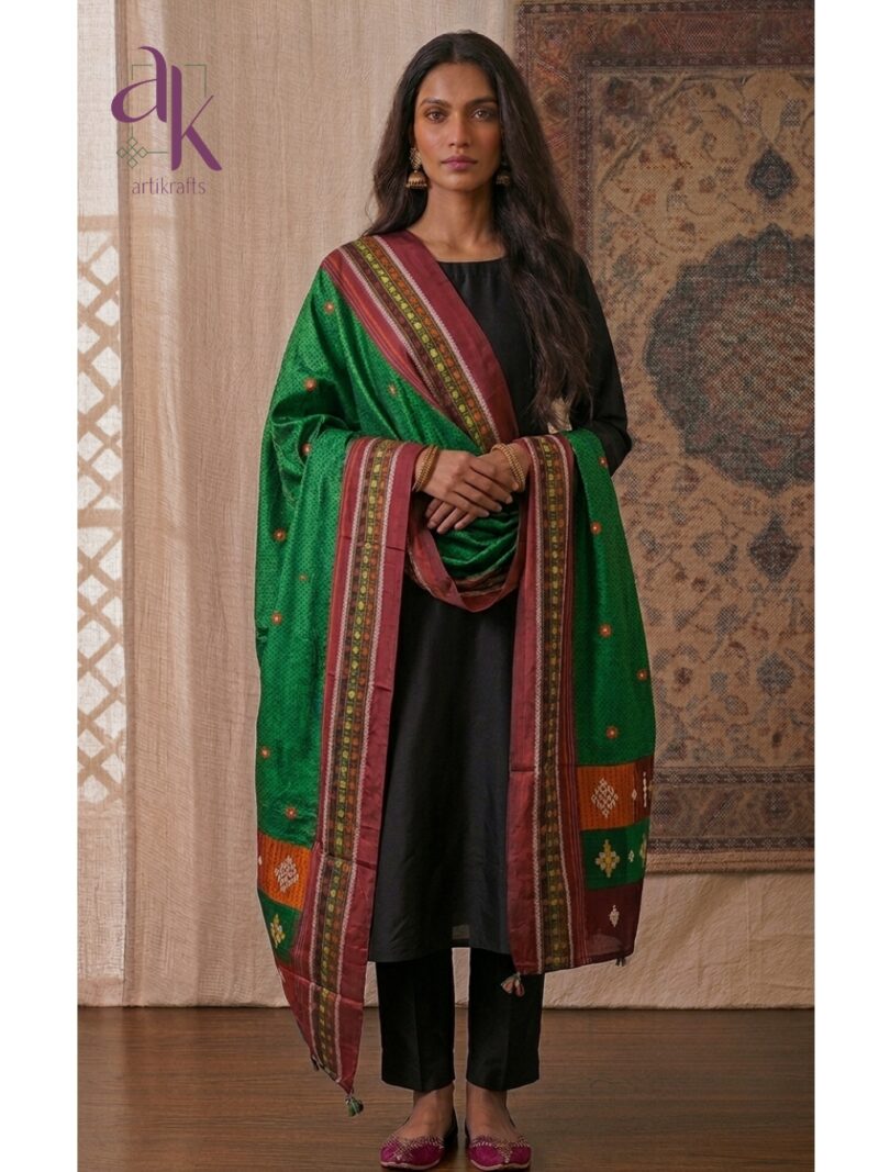 Green Kasuti Khunn Dupatta